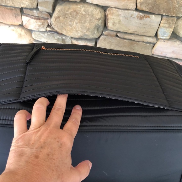 🆕 Stella & Dot Crush It Carry On Quilted Black - Picture 11 of 15